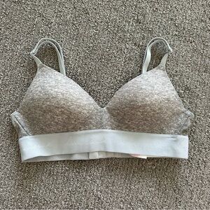 PINK Wear Everywhere Wireless Lightly Lined Bra Gray‎ Size 32A